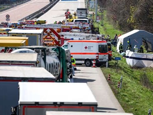 Accidente de autobús en Alemania deja 5 muertos