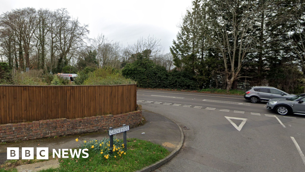 Great Bookham: Fire crews stood down after 11 hours at scene