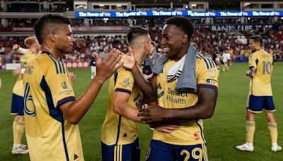 Error de Xavier Arreaga para el gol de Anderson Julio en la victoria del Real Salt Lake en la MLS