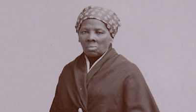 Members of Congress unveil Harriet Tubman coin collection
