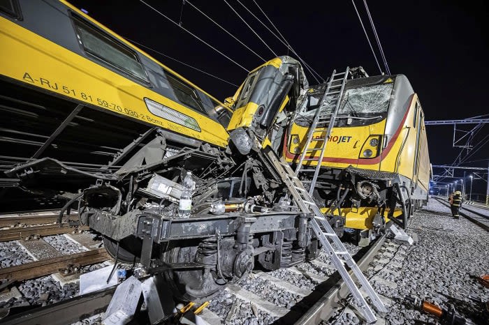 At least 4 people killed, 23 injured after trains collide in the Czech Republic, officials say