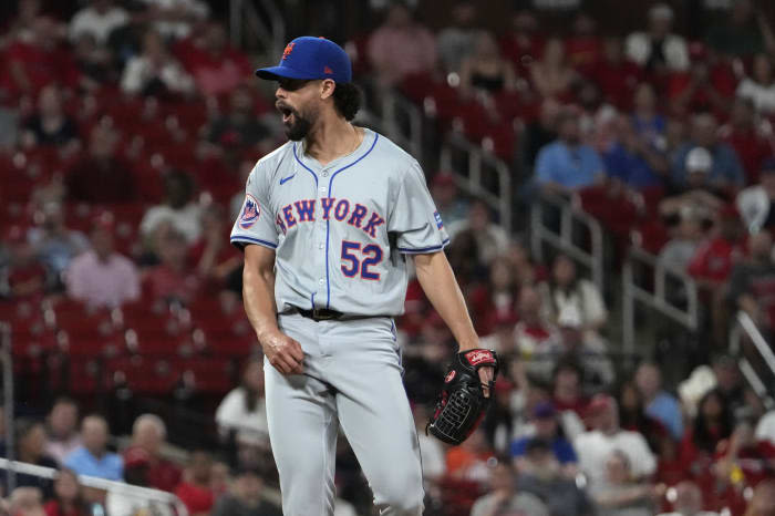 Mets to cut Jorge López after reliever throws glove into stands following ejection