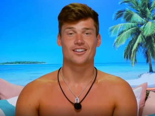 'Love Island USA' star Aaron Evans speculated to quit the show as movie night exposes kissing scandal