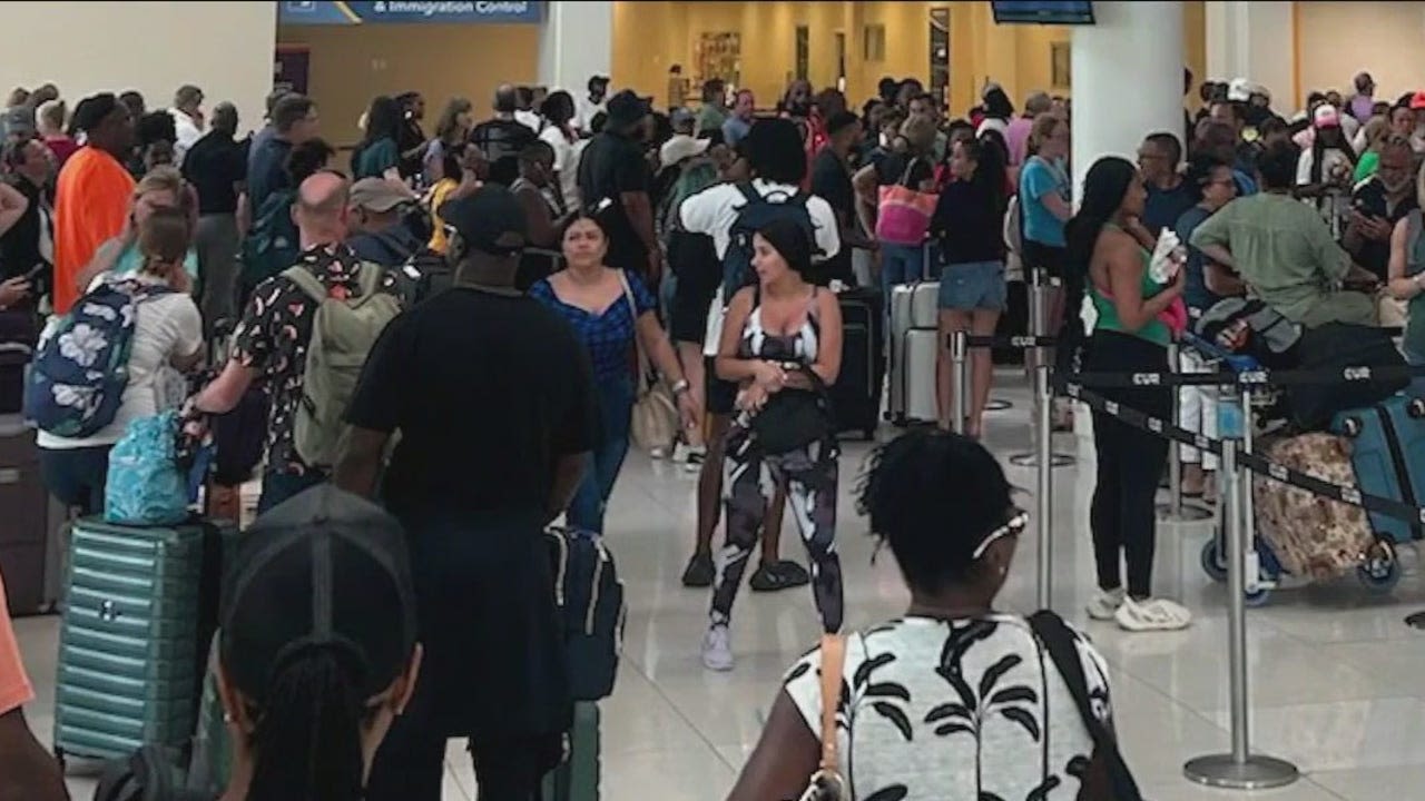 Chicago teacher's vacation turns to nightmare: Stranded on Curaçao for 3 days after flight fiasco