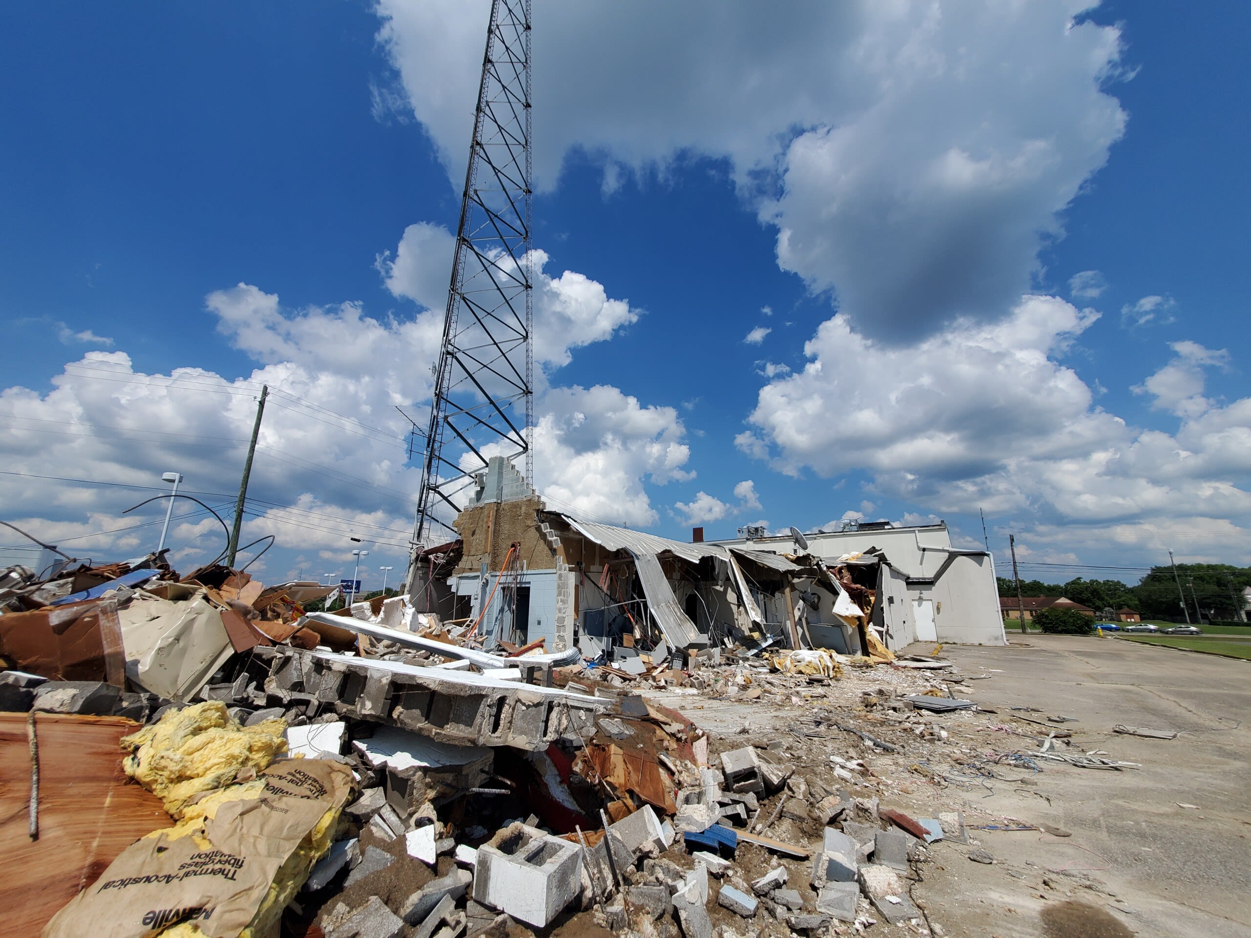 Old WAKA TV building on Eastern Boulevard in Montgomery being torn down - WAKA 8