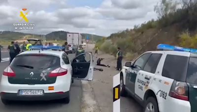 VÍDEO | La Guardia Civil intercepta a unos ladrones que huían con el botín por la A-66