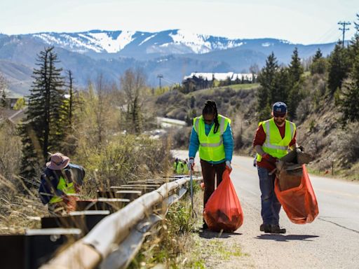 Hundreds of volunteers sack mountains of trash on miles of Eagle County roadways