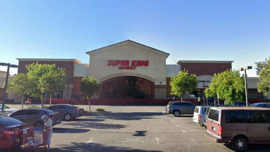 3 hospitalized after gunman opens fire at Los Angeles County supermarket