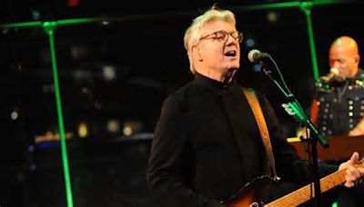 3 Wildly Different Interpretations of Steve Miller Band’s “Abracadabra”