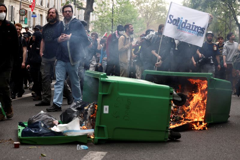 Riot police, protesters clash in Paris during May Day protests