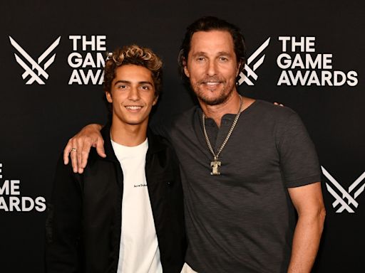 El consejo vital que Matthew McConaughey da a su hijo en su 16 cumpleaños para que se abra al "salvaje" mundo