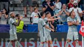 Salzburgo alza vuelo con otro gol de Okafor