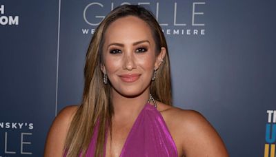 Cheryl Burke offers advice to celebrities looking to join 'DWTS': "Be single"