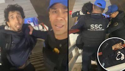 Exhiben a policías agrediendo a hombre que intentó entrar con su perrito al Metro de la CDMX