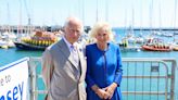 King samples a glass of ‘Charles’ ale on trip to Guernsey