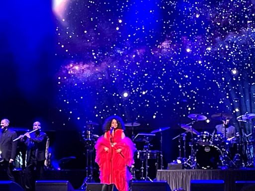 Review: Motown and pop star Diana Ross shows Merrill audience why she's legendary