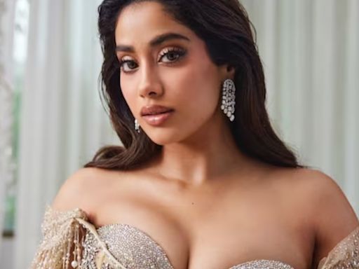 Janhvi Kapoor Reveals Reason Behind Dropping 'Commercial' Films And Making Bold Career Choices