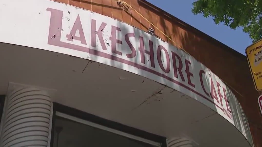 Final goodbye to Oakland's Lakeshore Café