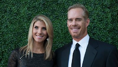 Joe Buck fractures wife's ankle with golf drive in 'freak accident'