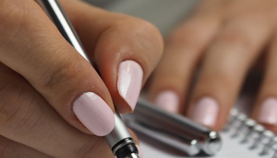 Personality Test: The way you hold a pen says a lot about you