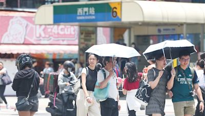 各地悶熱防局部雷陣雨 東南部留意焚風高溫達36度