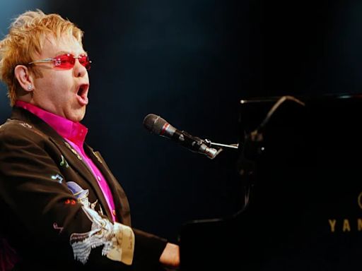 Cuál es el "proyecto secreto" que tiene ocupado a Elton John