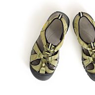 Open-toed footwear that consists of a sole held to the foot with straps, often made of lightweight materials such as rubber or leather. Popular for their breathability and comfort in warm weather. Types: Flip-flops, Slides, Gladiator sandals, Espadrilles. Brands: Birkenstock, Teva, Chacos, Reef.