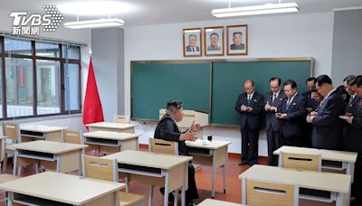 金正恩三代肖像首度並列！北韓賣「火星-17型」ICBM煙火