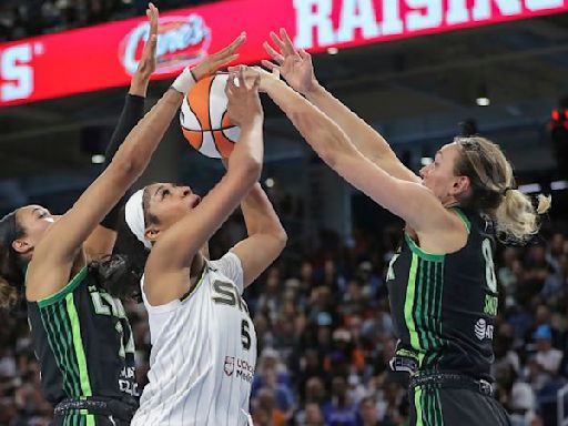 Angel Reese makes WNBA history in Chicago Sky’s loss to Minnesota Lynx | CNN