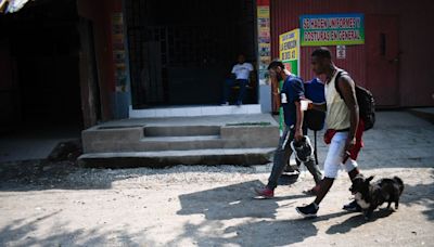 Cientos de mexicanos huyeron de la delincuencia a Guatemala; Gobierno de México dice que trabaja para garantizar su retorno