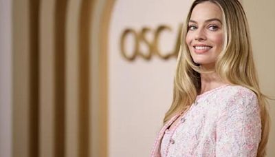 Margot Robbie está embarazada; así luce con pancita (FOTOS)