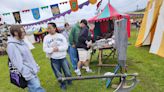 El cielo no abre para los Exconxuraos: todo listo para la gran cena medieval de Llanera, a cubierto