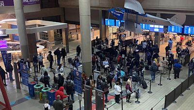 Texas man caught with gun at Pittsburgh International Airport security checkpoint on busy travel day