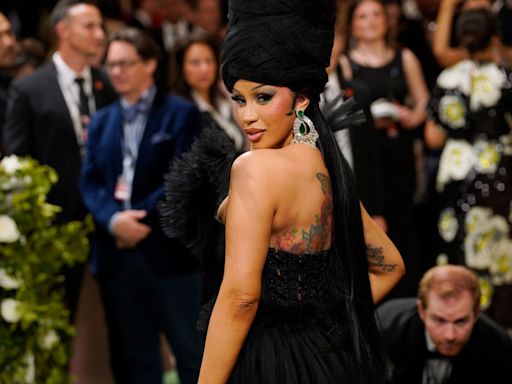 Pregnant Cardi B Shows Off Her Baby Bump In New Instagram Photos