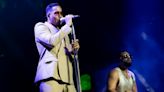 Romeo Santos "cierra ciclos" junto a Aventura con un romántico concierto en Los Ángeles