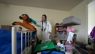 She helps hoarders clean up, and she has thoughts on your mess | Texarkana Gazette