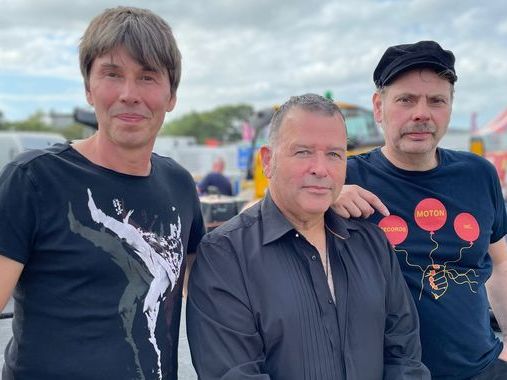 Brian Cox reunites with D:Ream for Things Can Only Get Better at Glastonbury