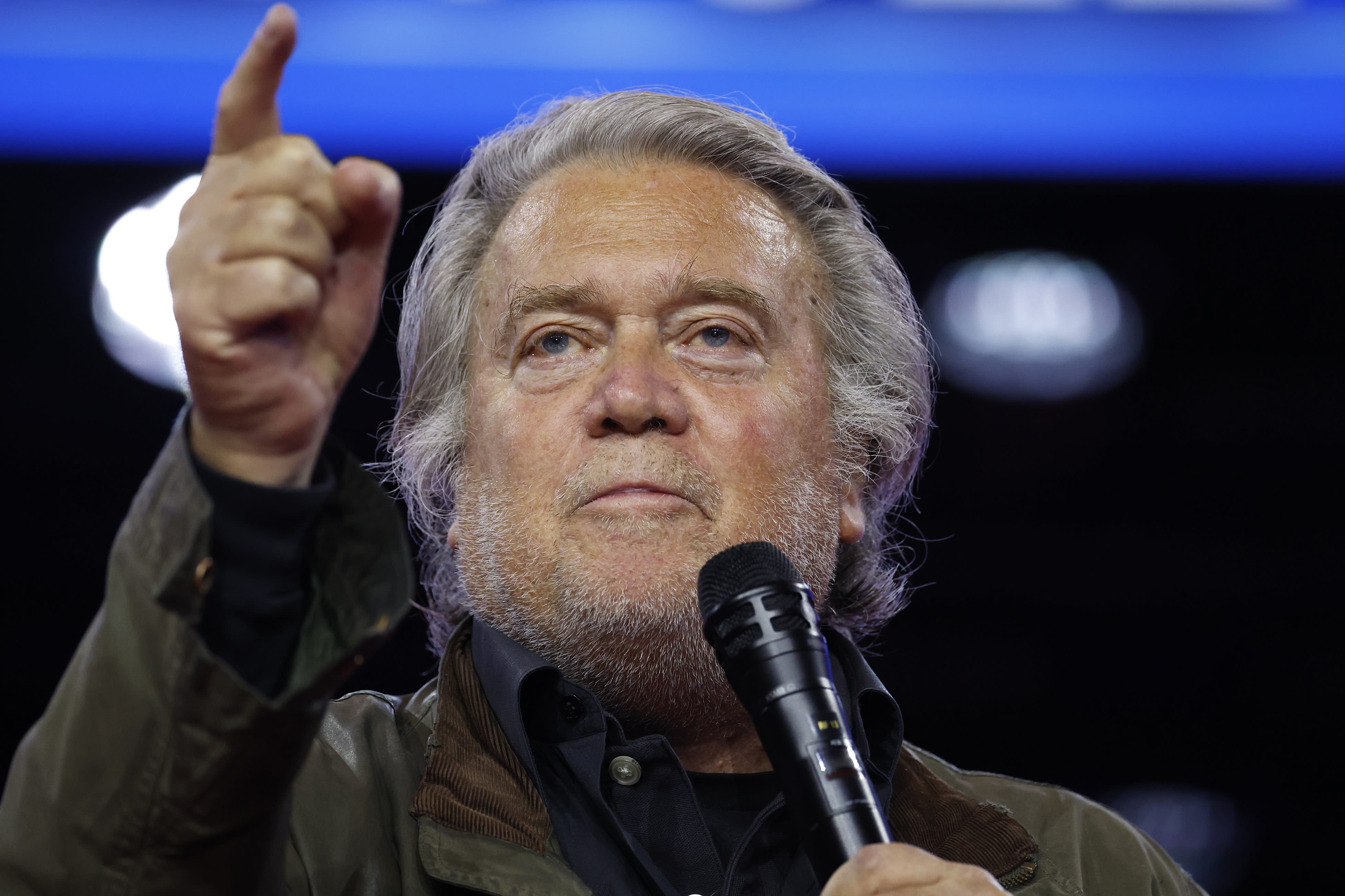 Steve Bannon issues MAGA battle cry: "Victory or death"