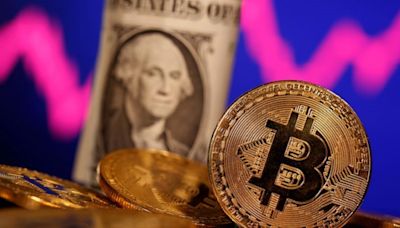 Las acciones de MicroStrategy y las criptodivisas suben mientras Bitcoin vuelve a alcanzar los 65.000 dólares Por Investing.com