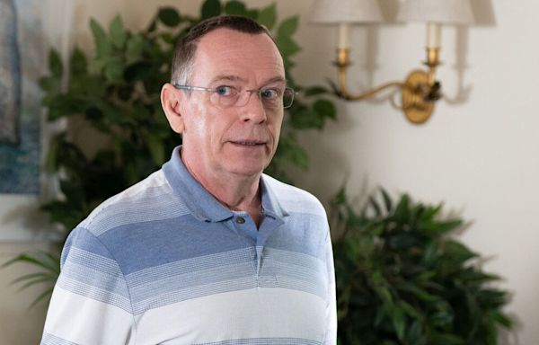 EastEnders fans 'work out' identity of Ian Beale's mystery phone caller