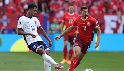 Inglaterra - Suiza, en directo | La selección inglesa y la suiza empatan sin goles tras la primera parte en un partido igualado