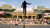 Street performers threatened with Covent Garden crackdown given reprieve