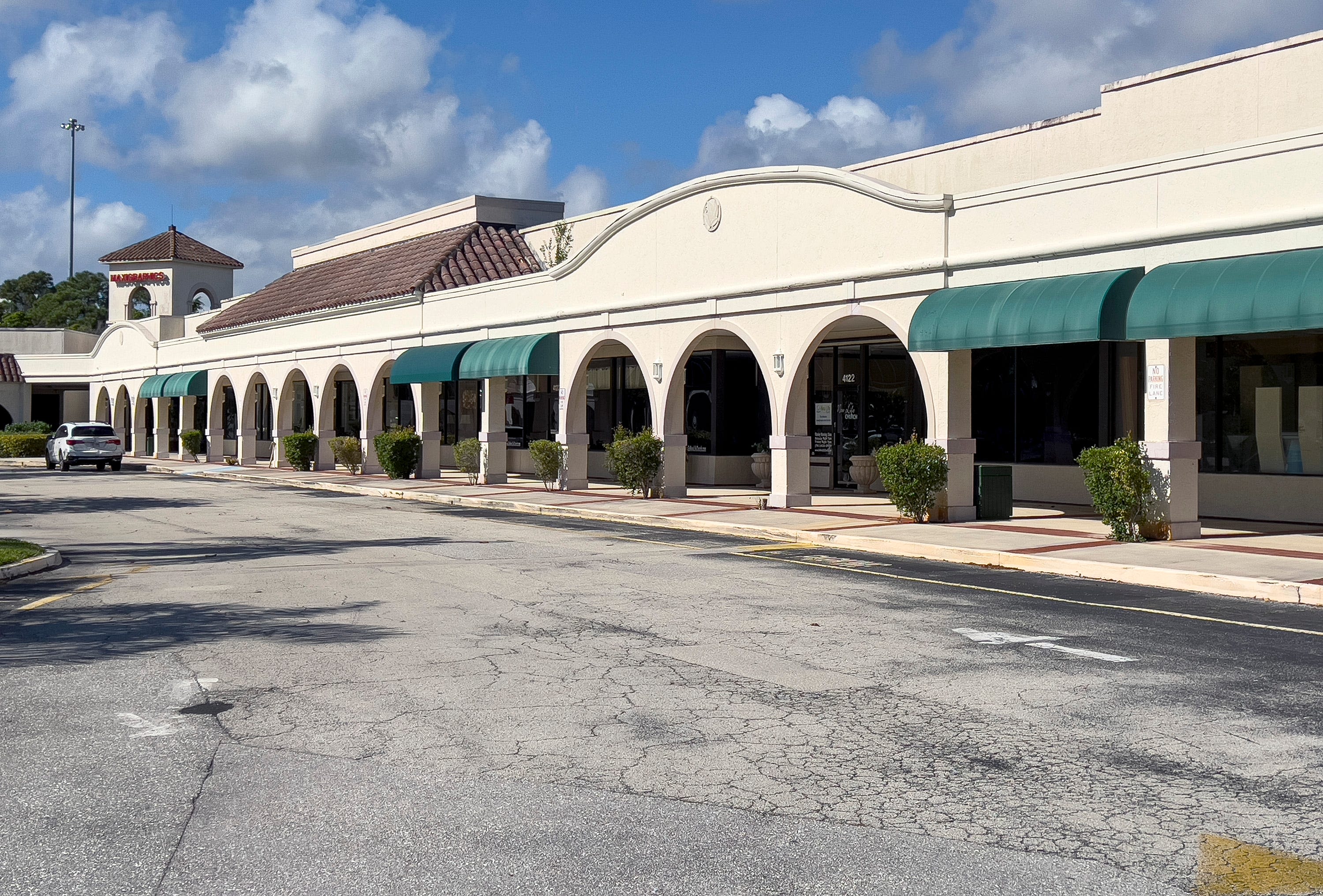 How Palm Beach Gardens is growing: Loehmann's Plaza to be demolished, storefronts to close