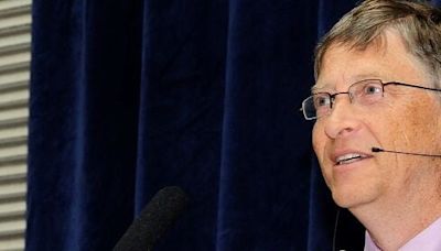 ¿Quién ha superado a Bill Gates en acciones de Microsoft?