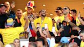 Maluma se engancha con aficionados argentinos en el estadio