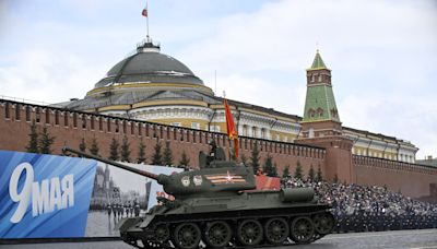 Putin mocked over single tank at Victory Parade
