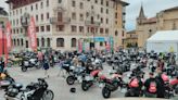 EN IMÁGENES: Así luce la plaza de la Catedral de Oviedo con más de 750 motos de la "Osos 1000"