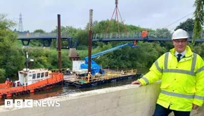 Winds delay Worcester crane lift to finish new footbridge