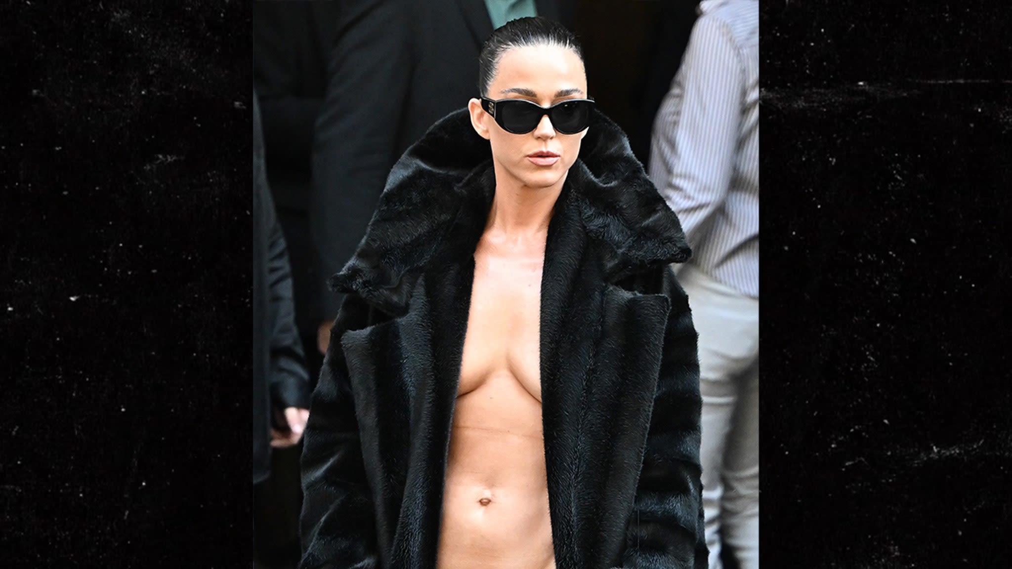 Topless Katy Perry Wows Everyone at Paris Fashion Week