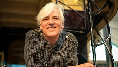 Robyn Hitchcock to Publish Memoir